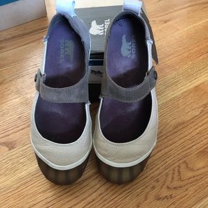 Women’s oxford tan leather shoes